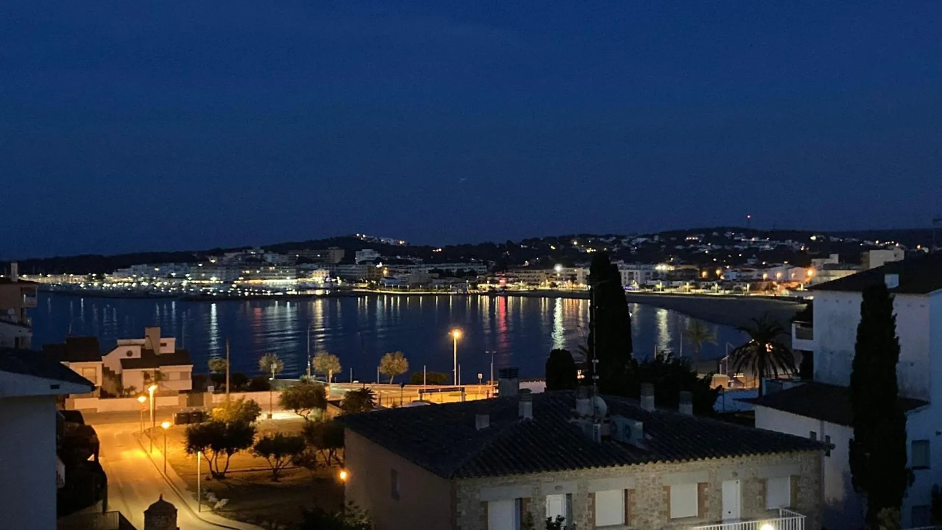 Penthouse L'Escala Apartman